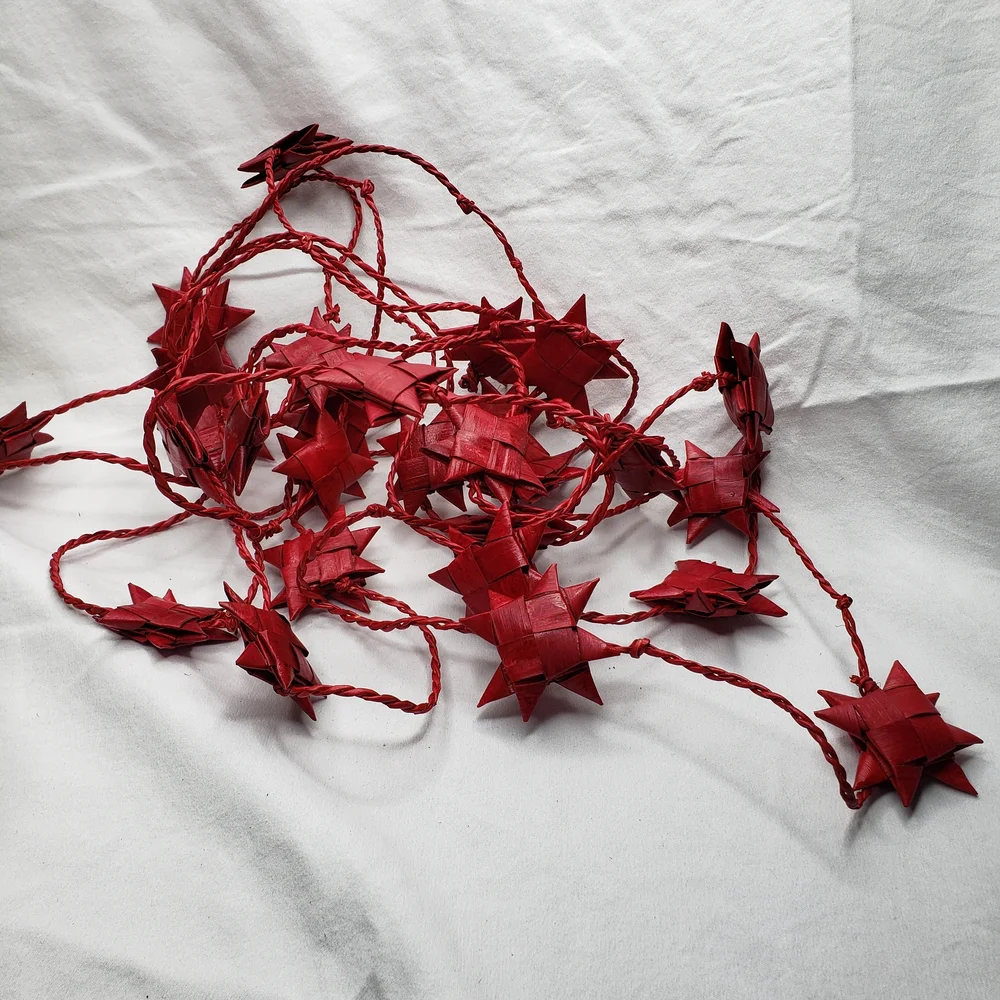 Red Star Holiday Garland Palm Leaf